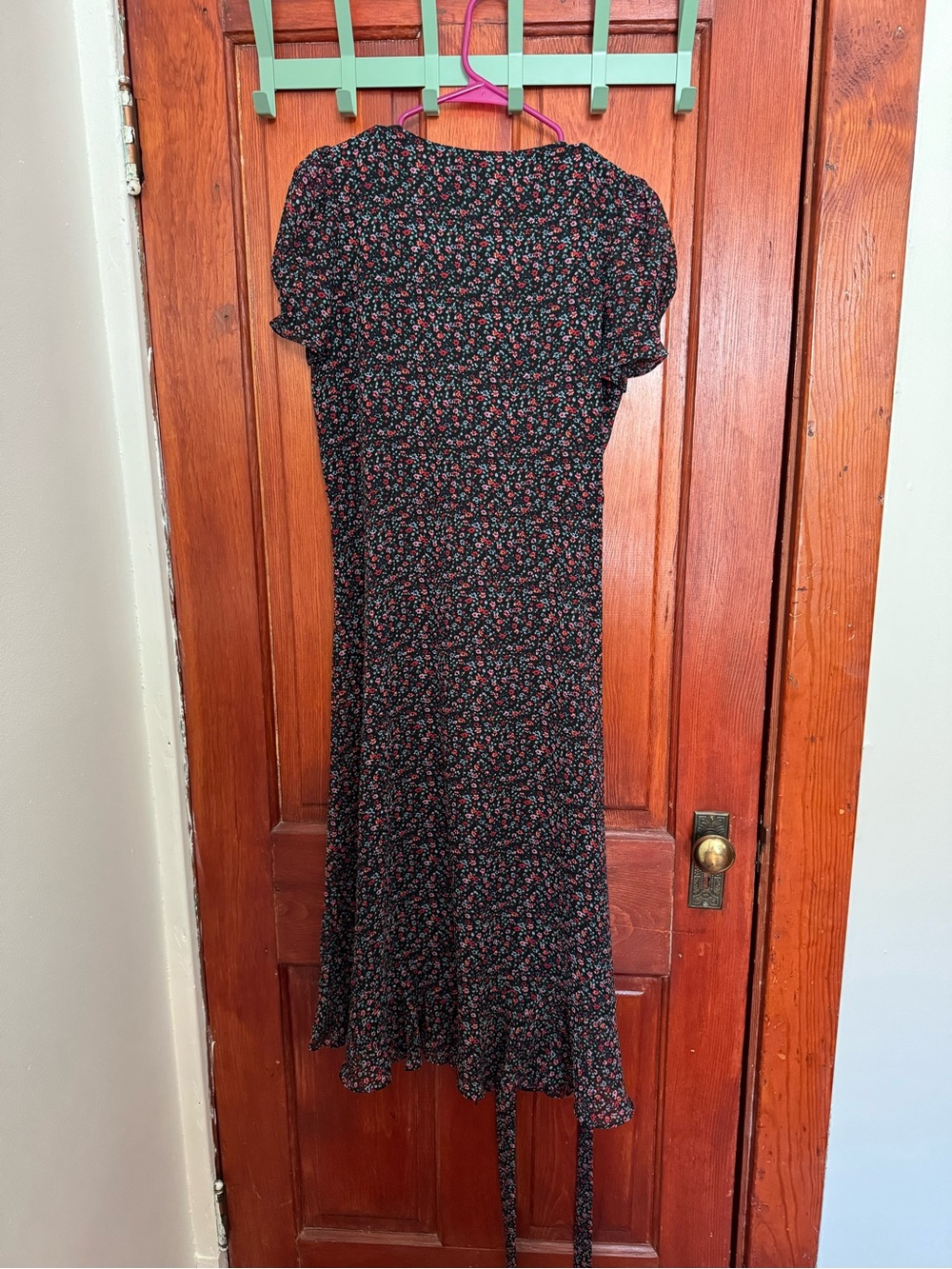 Madewell Button-Sleeve Wrap Midi Dress in Fieldwalk Floral, small - Picture 2 of 6